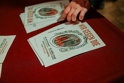 Wir gegen die Flyer