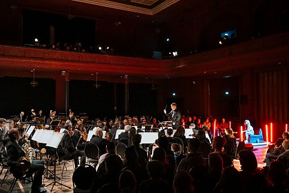 Wir gegen die Orchestergraben