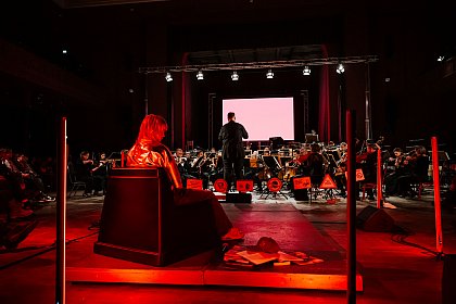 Wir gegen die - Beobachtung